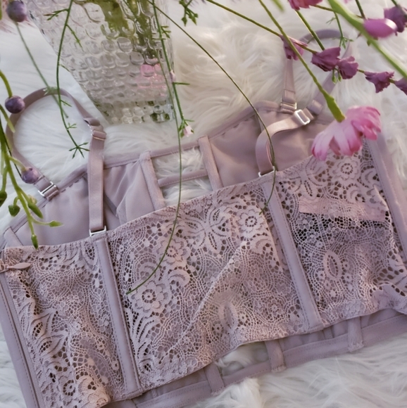 NWT VICTORIA'S SECRET CORSET BRA - Picture 3 of 5